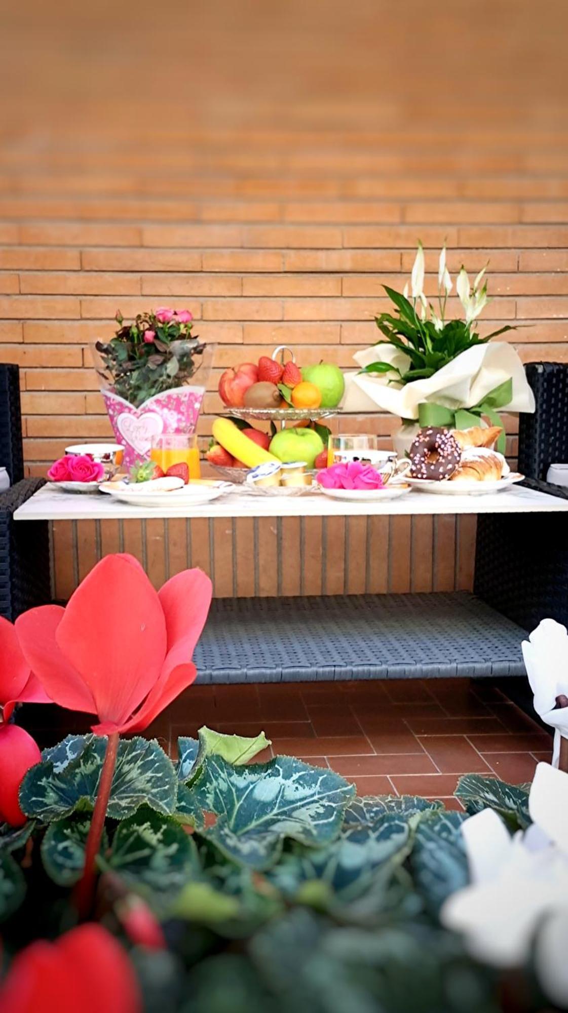 Roma Bema Apartment - Charme E Relax A Due Passi Dal Vaticano Exterior photo